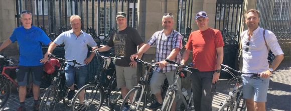 Viel zu entdecken gab es für den Freundeskreis rund um Michael Malchow während einer spannenden Fahrradtour auf der Promenade